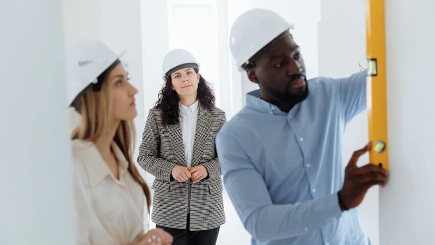 make-claim-against-contractor-insurance-canada