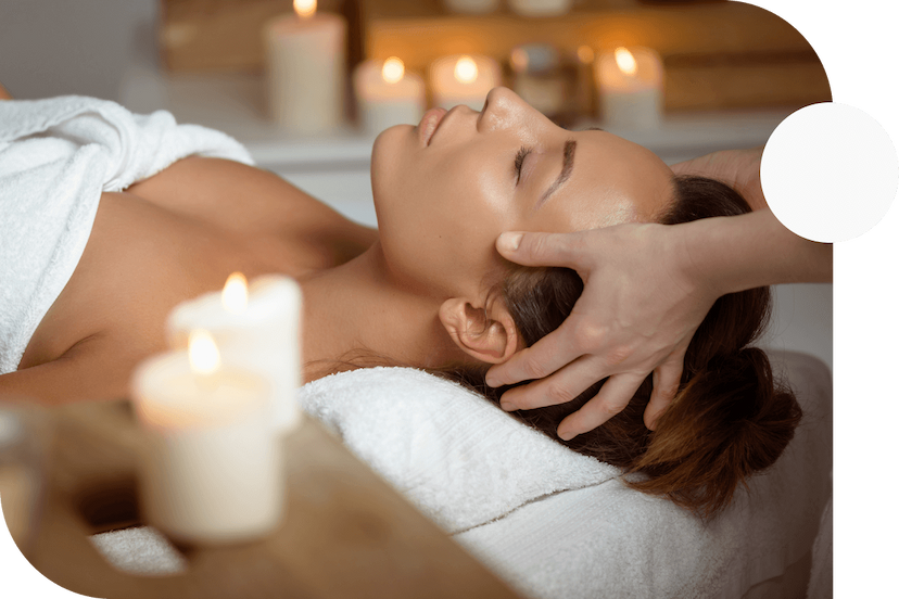 Woman-at-the-spa-having-a-massage-in-a-calm-and-serene-environment