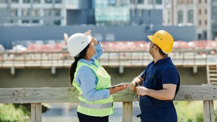 who pays for builders risk insurance Canada
