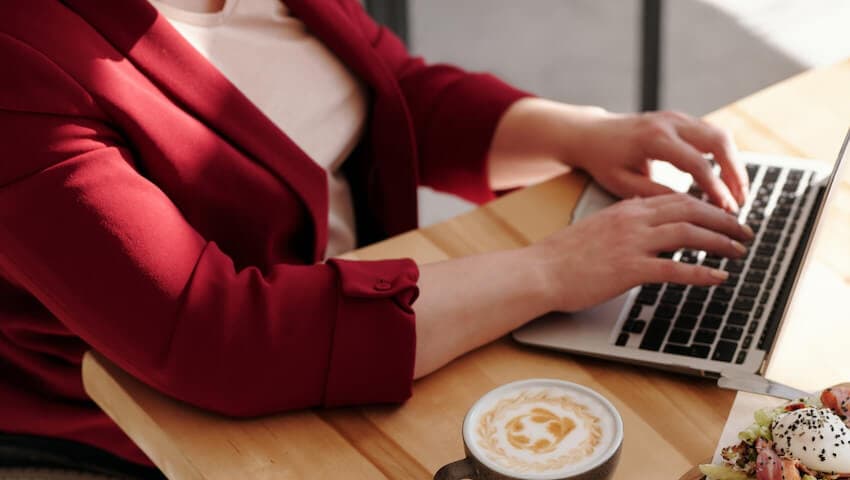 what is the difference between e&o and professional liability insurance