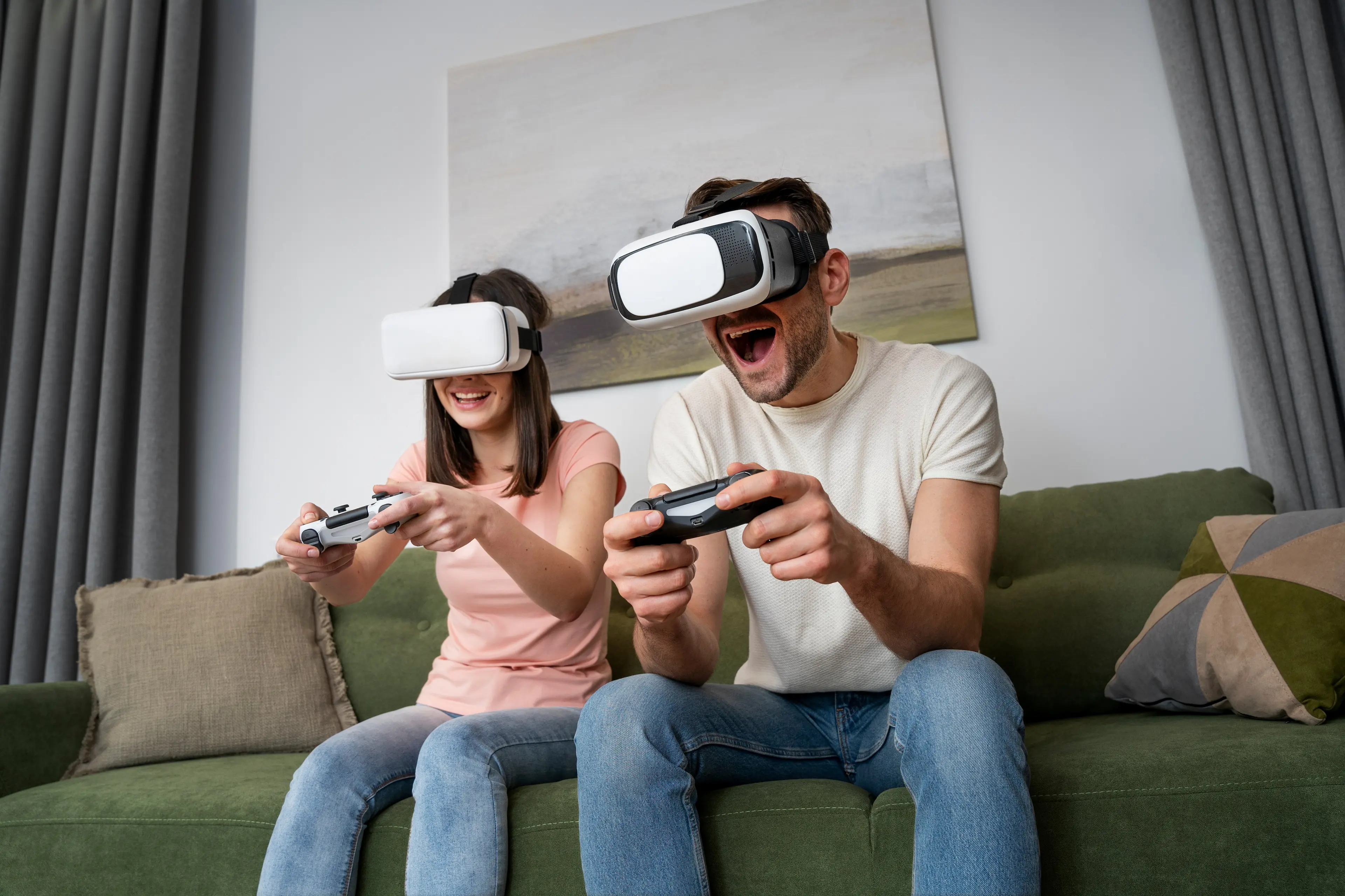 couple-enjoying-playing-video-game